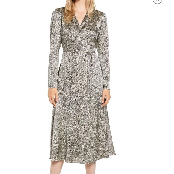 Rachel Parcell Dresses & Skirts - Rachel Parcell Cheetah Print Long sleeve Satin wrap dress